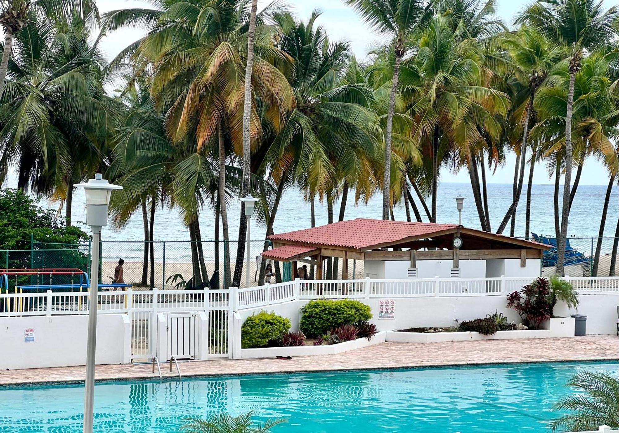 Beachfront Tropical Tantra Apartment Сан-Хуан Экстерьер фото