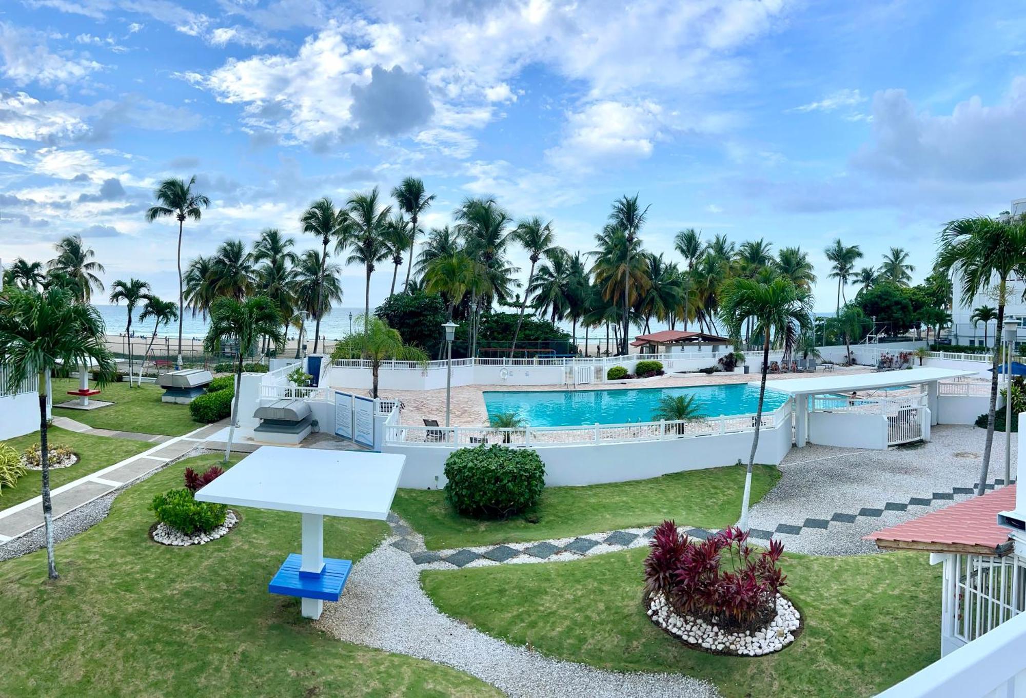Beachfront Tropical Tantra Apartment Сан-Хуан Экстерьер фото